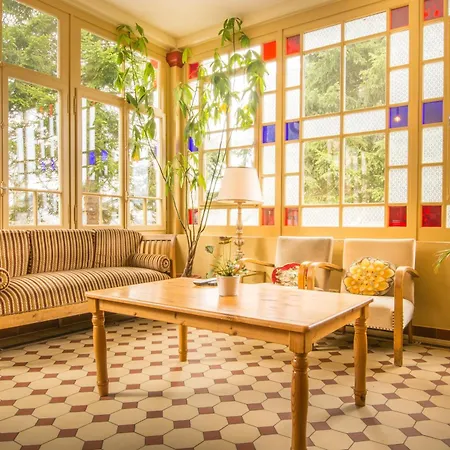 Historic Falken Hotel